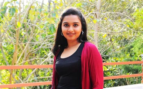 Deepthi Nambiar Age, Husband, Family, Movies, Biography - BREEZEMASTI