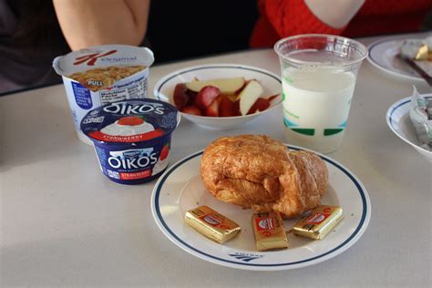 End Of An Era: The Amtrak Dining Car - Live and Let's Fly