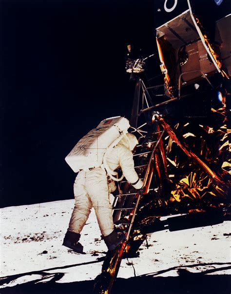 Natters News: On this day: 1969 - Humankind's first steps on the moon