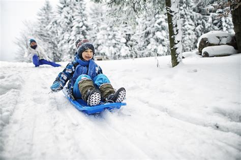 Seven of the Best Sledding Hills Around Milwaukee