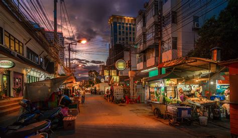 The Best Thai Street Food Dishes to Try in Bangkok