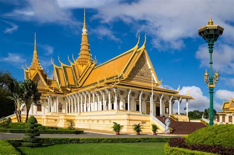 Phnom Penh Royal Palace and Silver Pagoda - Residence of the Cambodian ...