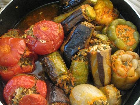 Dolma, the Armenian meal in a vegetable – The Armenian Kitchen