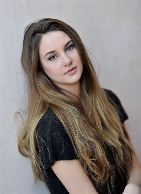 Shailene Woodley as Beatrice "Tris" Prior Supergirl, Pretty People ...