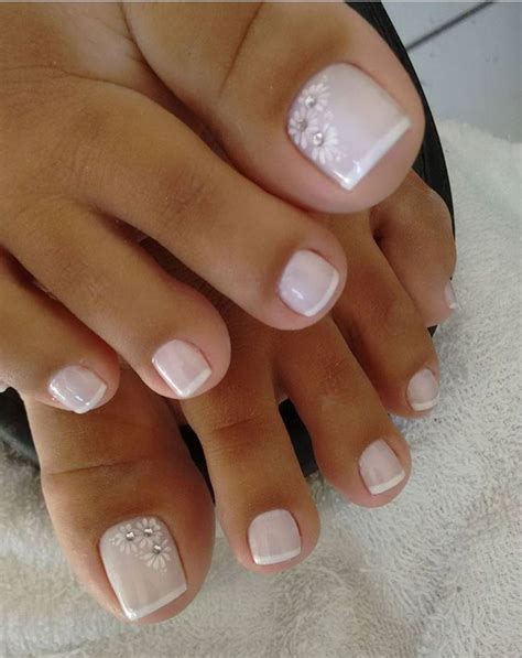 Flower pedi - | Pretty toe nails, Gel toe nails, Cute toe nails