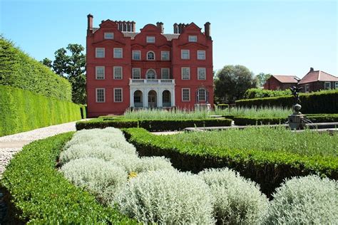 Kew Glasshouse and its world-famous glasshouses