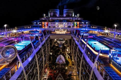 Symphony of the Seas: A Complete Guide to the Largest Cruise Ship in ...