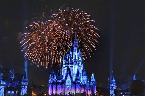 Happily Ever After is the Fireworks Show Magic Kingdom Deserves ...