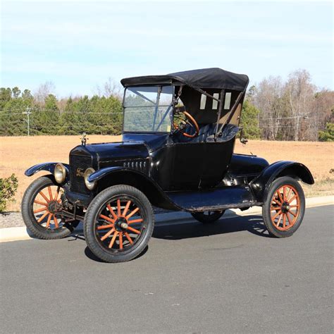 1920 Ford Model T "Turtleback" Runabout Roadster