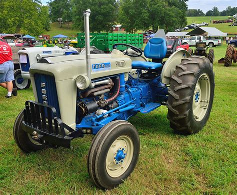 Restored Ford 4000 tractor | At the 2012 Farm Days in Dacusv… | Flickr ...