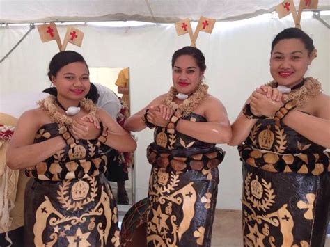 Tongan Tauolunga outfits | Tongan, Hawaiian outfit, Tongan culture