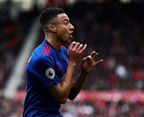 Jesse Lingard's dodgy goal celebration during Manchester United's win ...