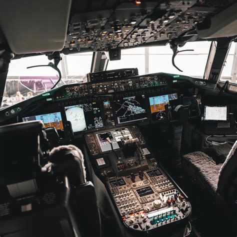 Boeing 777x Cockpit