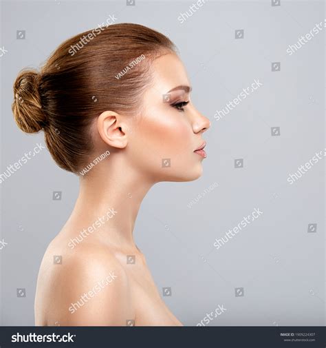 171,278 Beautiful Woman Side Face Images, Stock Photos & Vectors ...