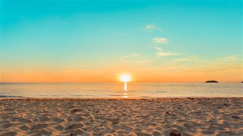 Beautiful Sunrise Reflection Beach View Ocean Sand Blue Sky Silhouette ...