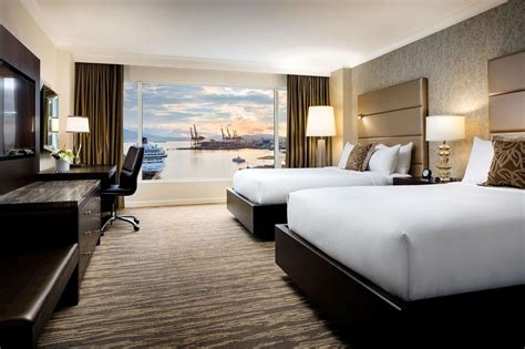 Fairmont Waterfront , Vancouver | Canada