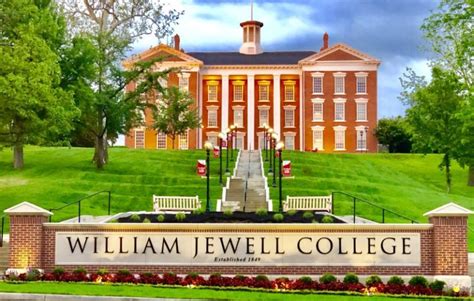 American Public Square finds new home at William Jewell College ...