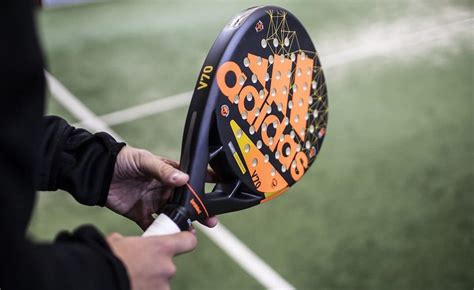 How do you change a Padel Grip? (Quick Tutorial) - SimplePadel