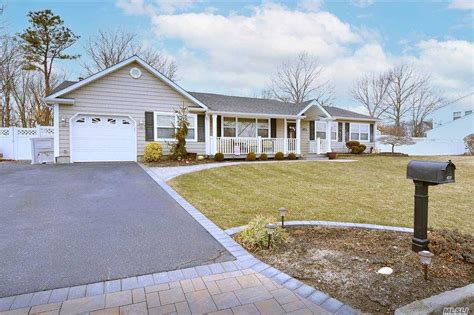 140 10th Avenue, Holtsville, NY 11742 | Trulia