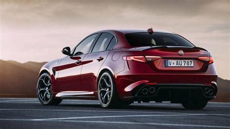 Alfa Romeo Giulia Wallpaper