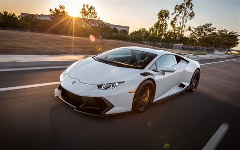 White Lamborghini Huracan 03371 - Baltana