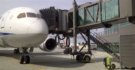 Defective bracket discovered on collapsed jetway at Baltimore airport