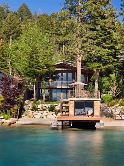 Living Lakeside: 60 Luxurious Waterfront Properties | Lake houses ...