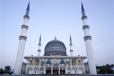 Shah Alam Mosque. Sultan Salahudin Abdul Aziz Shah Mosque. Blue Mosque ...