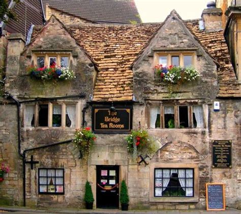 √ Bradford On Avon Canal Pubs