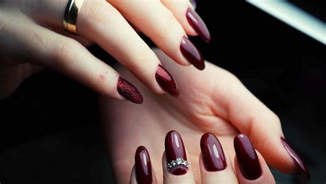 What Type of Nail Manicure Is Best For You?