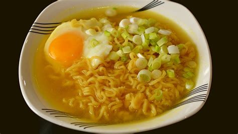 How to Make the Best Ramen Noodles with Egg - YouTube