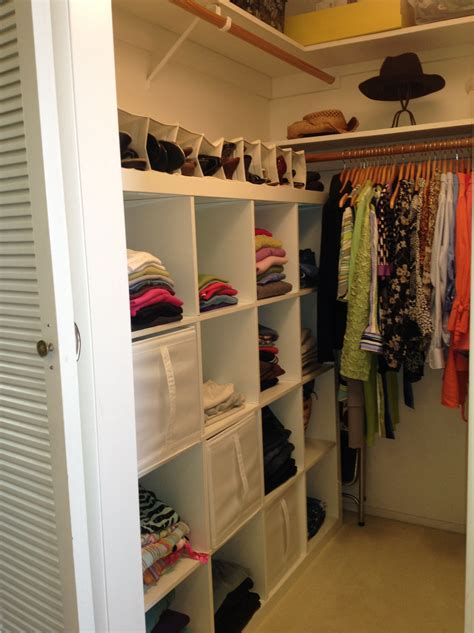 30+ Walk In Closet Shelf Ideas – DECOOMO