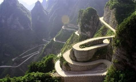 Road Tianmen mountain, a scenic route in China. - Roads - Roadstotravel