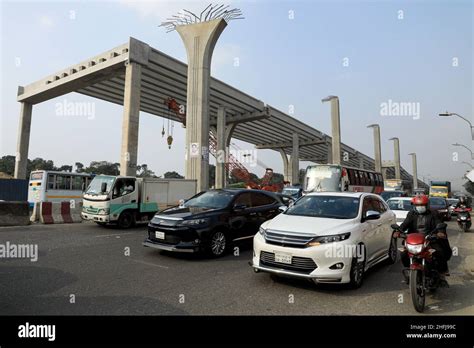 Dhaka Elevated Expressway (DEE) construction area at Banani Stock Photo ...