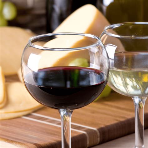 14 Best Keto Wines (Low Carb Guide To Wine)