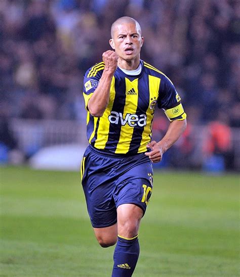 Alex de Souza'nın Fenerbahçe formasıyla attığı en iyi 10 gol