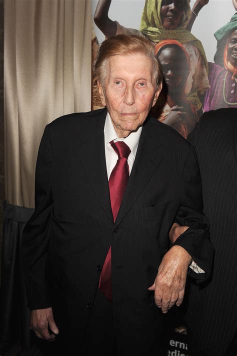 Sumner Redstone has the power to remove Viacom's CEO from his trust ...