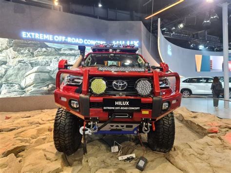 Toyota Hilux Extreme Off-road Concept In 10 Images From The Auto Expo ...