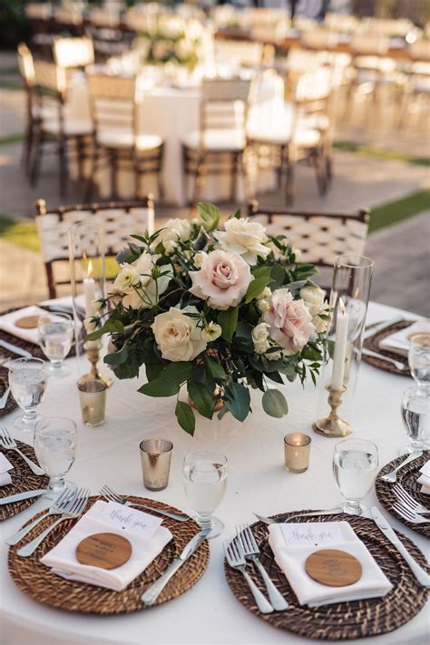 Round table centerpiece | Table centerpieces, Round dining table ...