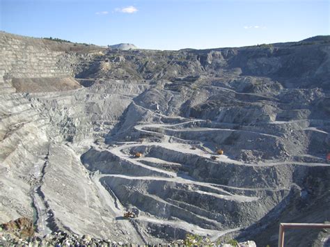 News from Quebec: "Closure moved up to the Lake Asbestos Mine" - ADAO ...