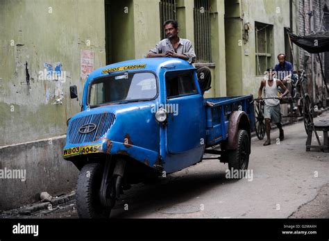 INDIA Westbengal, Kolkata, old Bajaj Tempo three wheeler, Tempo Hanseat ...