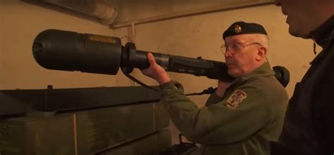 Panzerfaust 3 with giant mystery warhead in the hands of Ukrainian ...