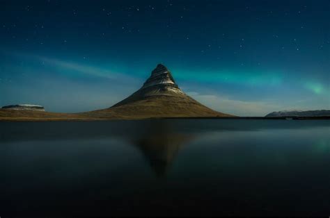 Kirkjufell at night by pajavi69 http://ift.tt/2AYHWkh Northern Lights ...