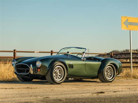 This 427 Shelby Cobra looks absolutely gorgeous in green - Hagerty Media