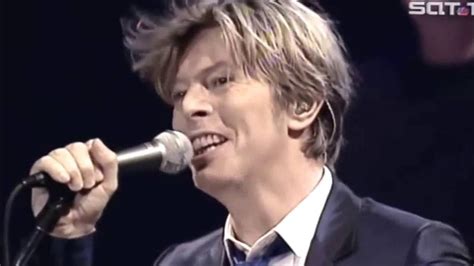 David Bowie "- Heroes -" Live Berlin 2002 TV-SAT1 [HD 720p] - YouTube