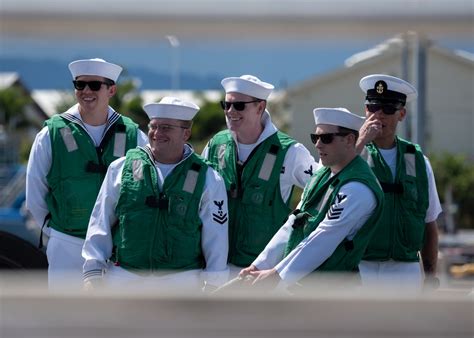 DVIDS - Images - USS Louisville Returns to Pearl Harbor [Image 7 of 9]