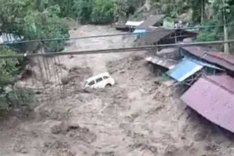 7 Banjir Bandang Terbesar yang Pernah Melanda Indonesia