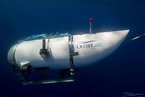 Tourist Submarine Diving To The Titanic Wreck With Five Onboard ...