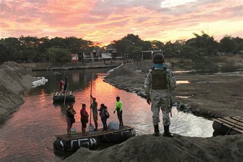 México refuerza frontera con Guatemala por llegada de caravana migrante ...