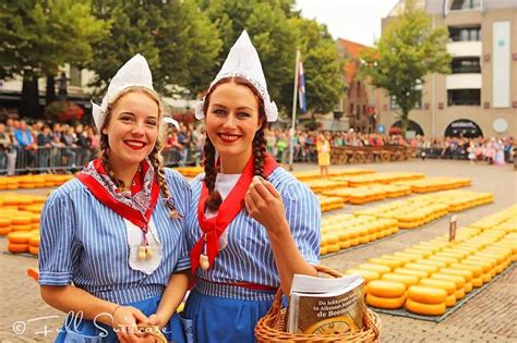 Alkmaar Cheese Market (Netherlands): First-Timer's Guide (+Tips & FAQ)